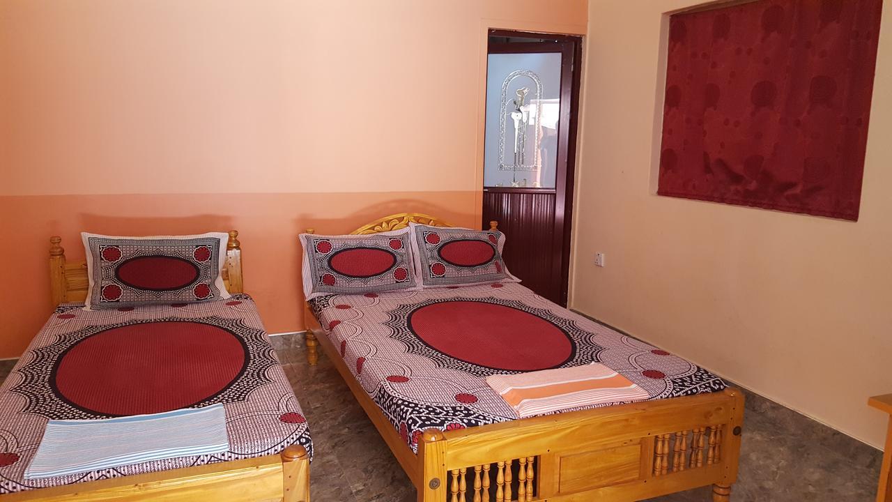Tulip Guest Inn Point Pedro Экстерьер фото