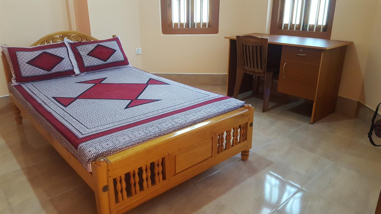 Tulip Guest Inn Point Pedro Экстерьер фото