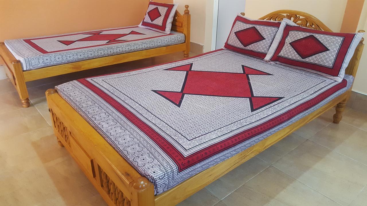 Tulip Guest Inn Point Pedro Экстерьер фото