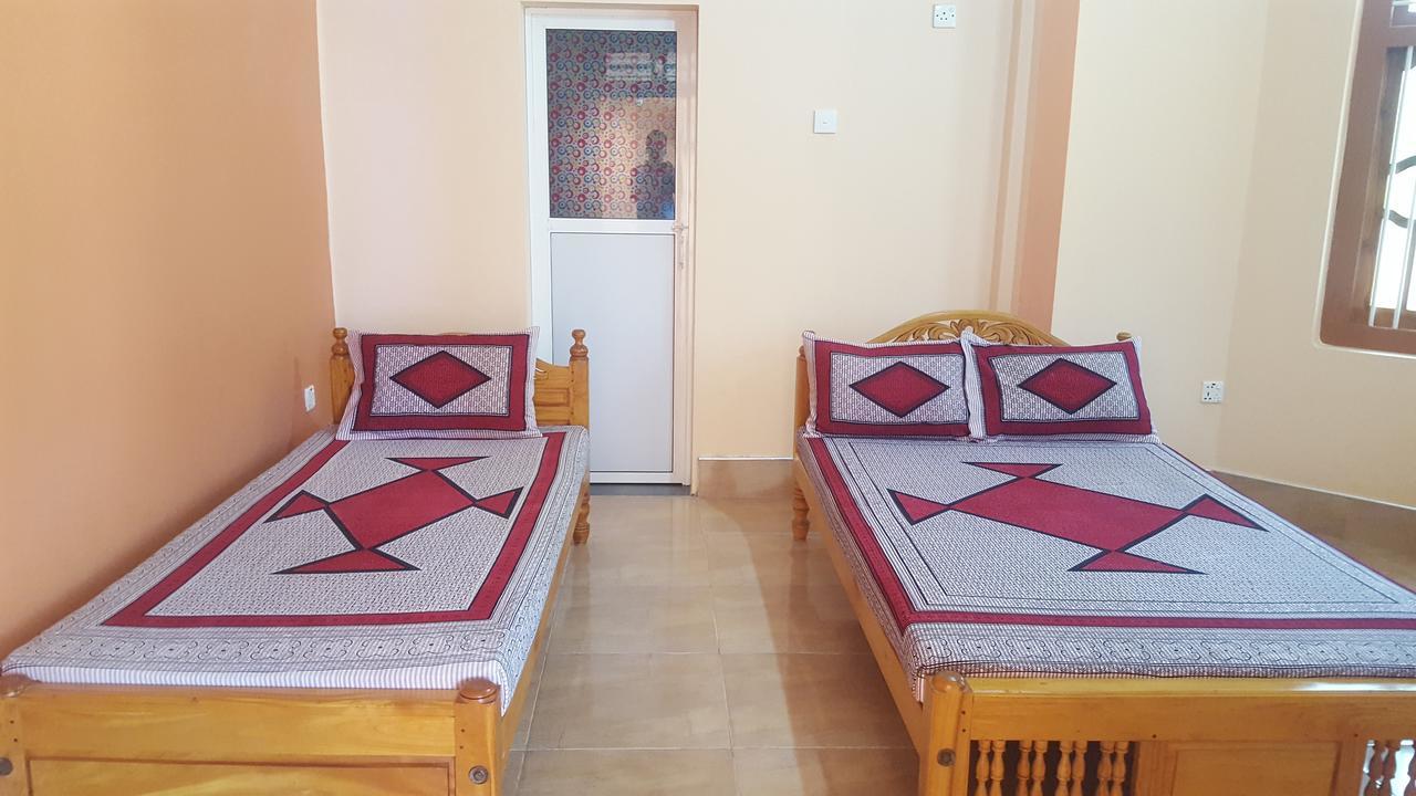 Tulip Guest Inn Point Pedro Экстерьер фото