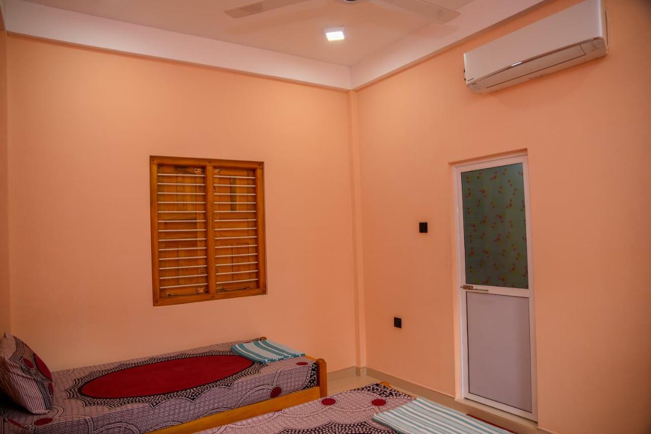 Tulip Guest Inn Point Pedro Экстерьер фото