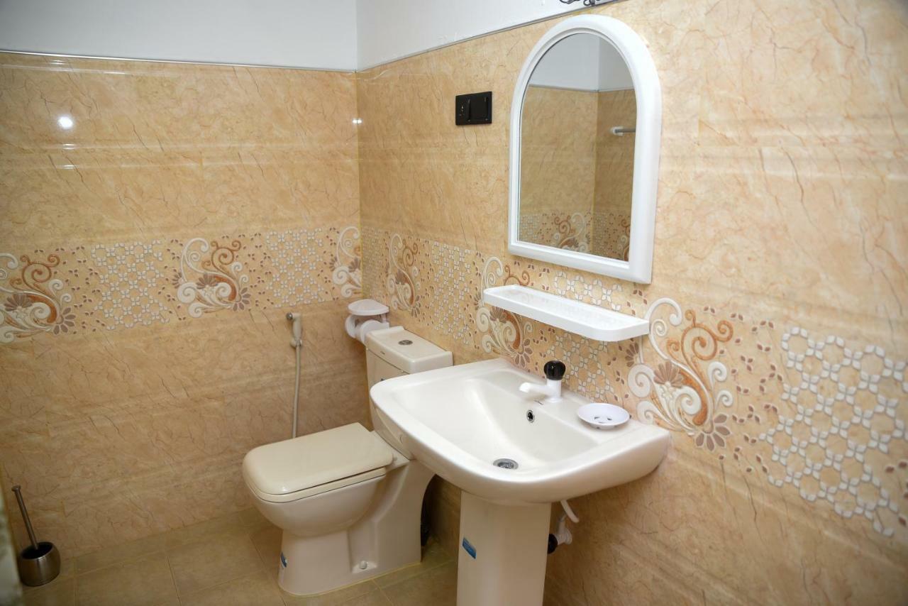 Tulip Guest Inn Point Pedro Экстерьер фото