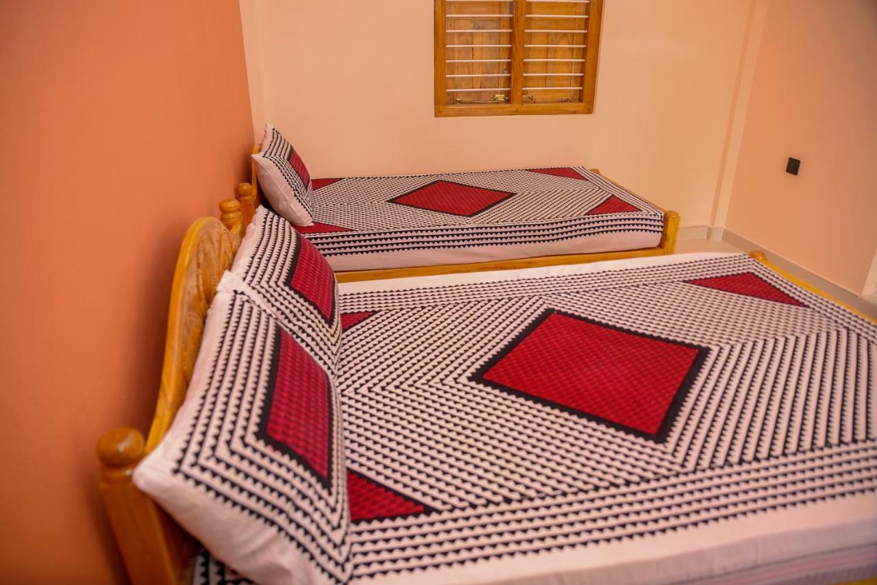 Tulip Guest Inn Point Pedro Экстерьер фото