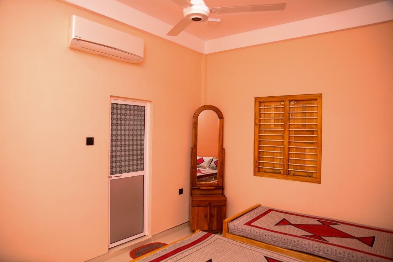 Tulip Guest Inn Point Pedro Экстерьер фото