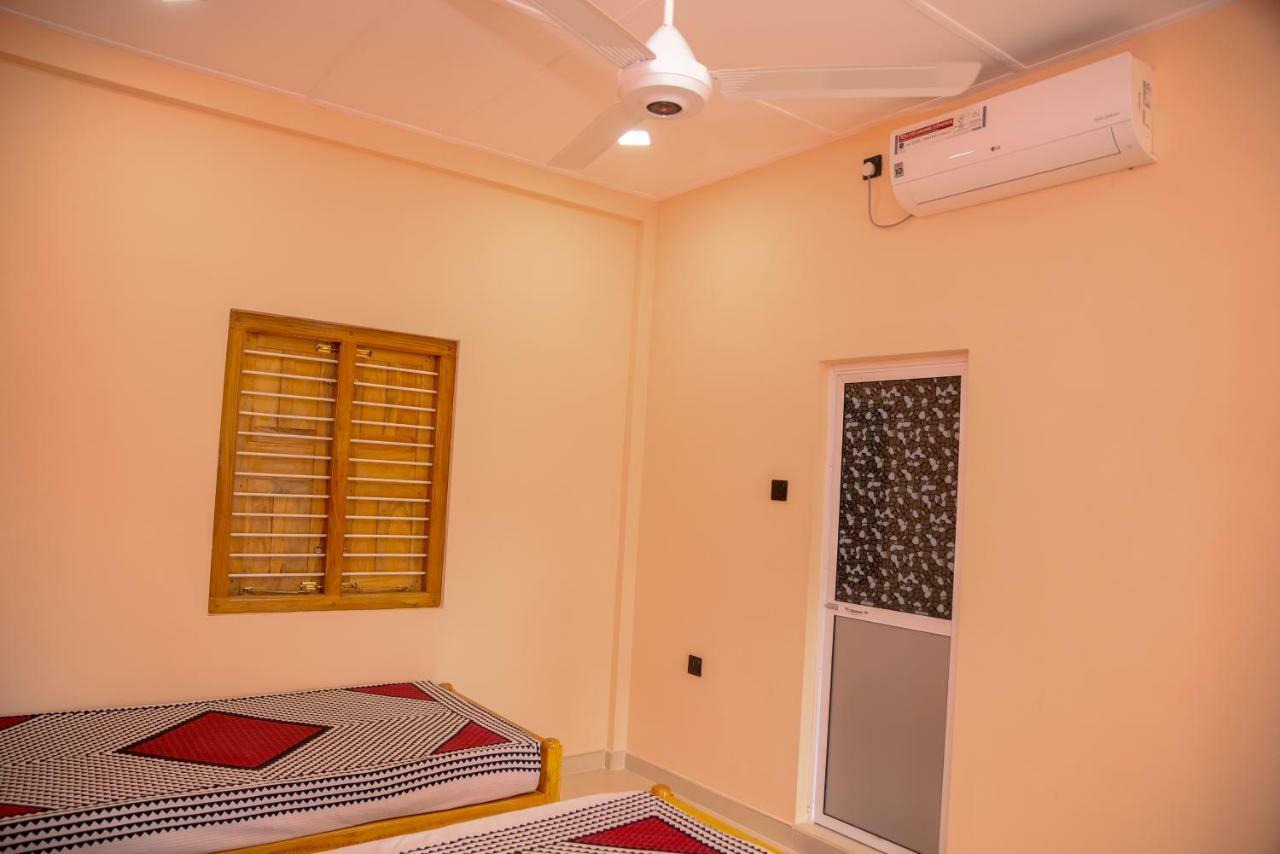Tulip Guest Inn Point Pedro Экстерьер фото