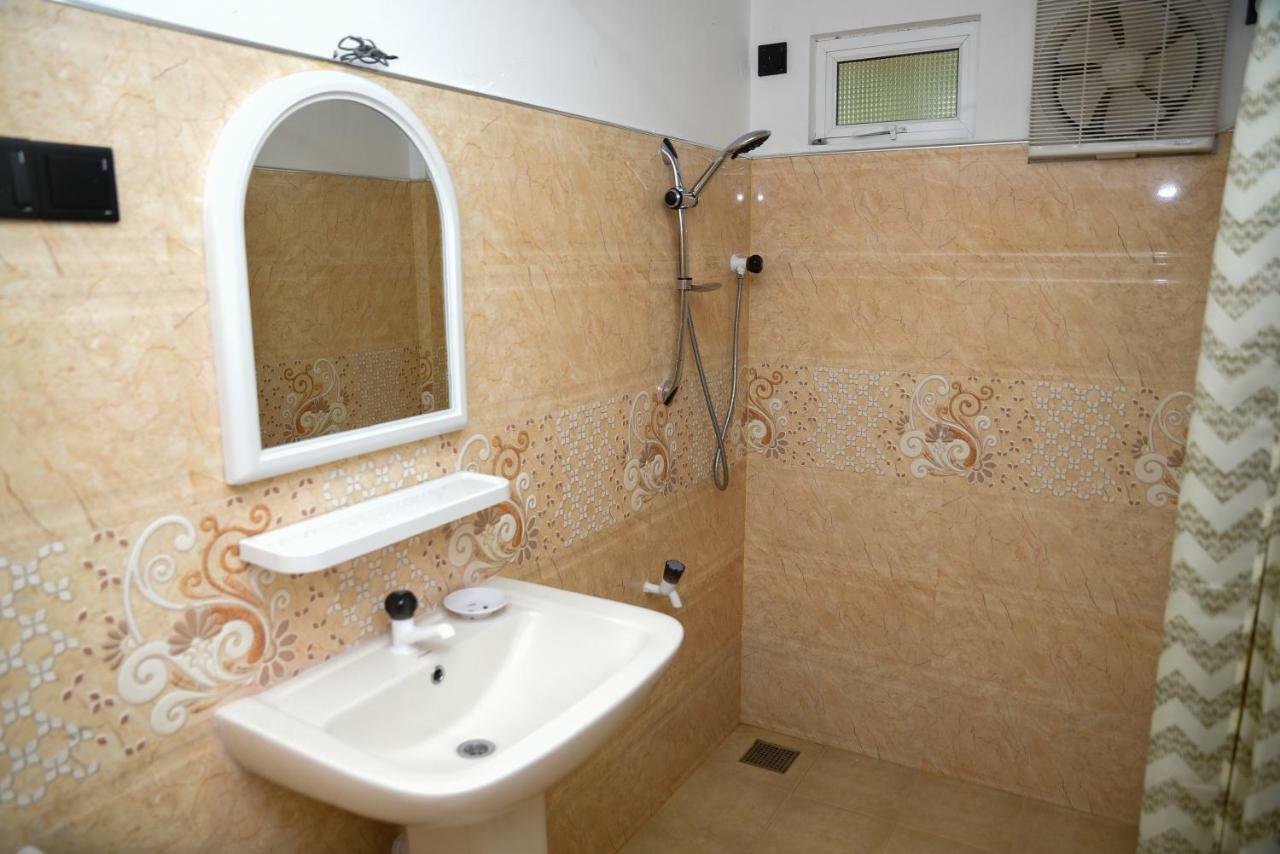 Tulip Guest Inn Point Pedro Экстерьер фото