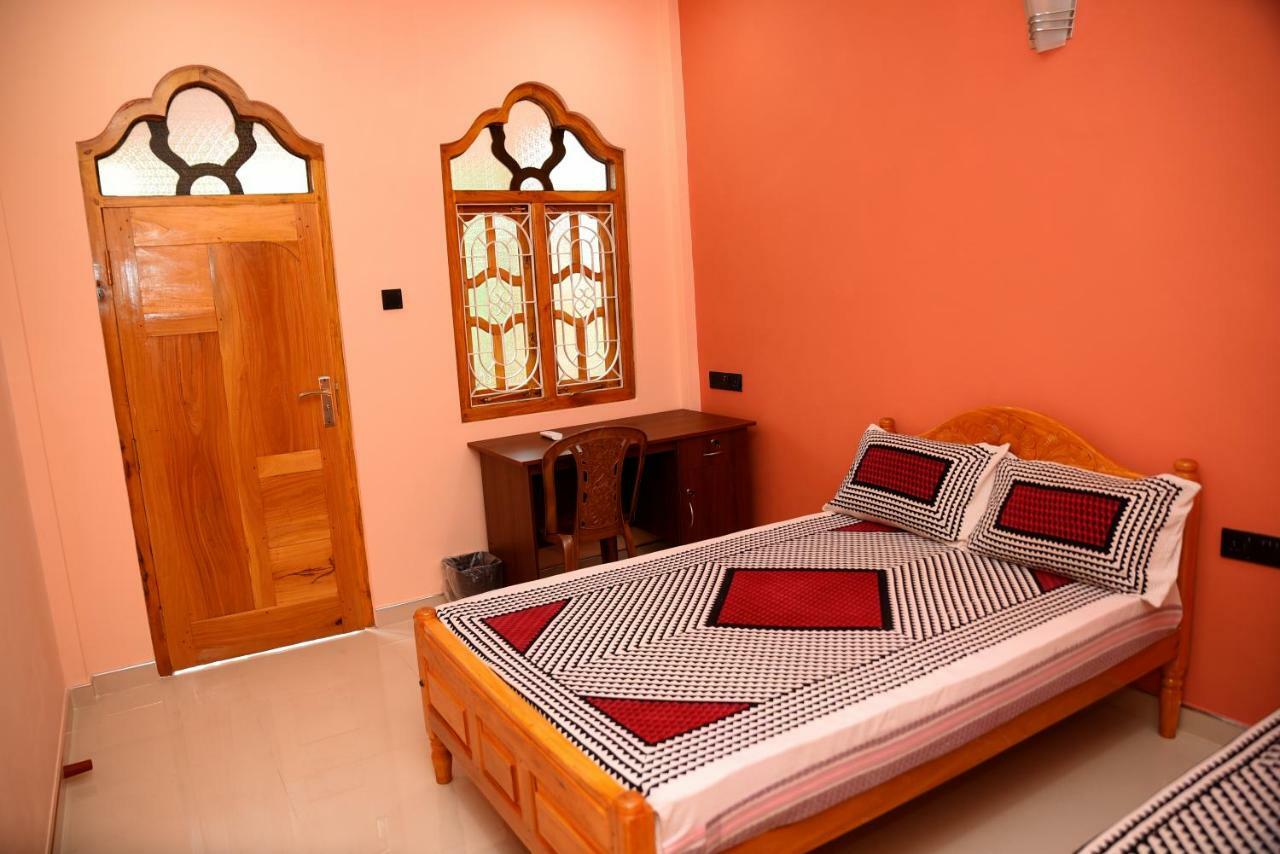 Tulip Guest Inn Point Pedro Экстерьер фото